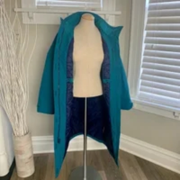 Lands End down coat - Picture 2 of 3